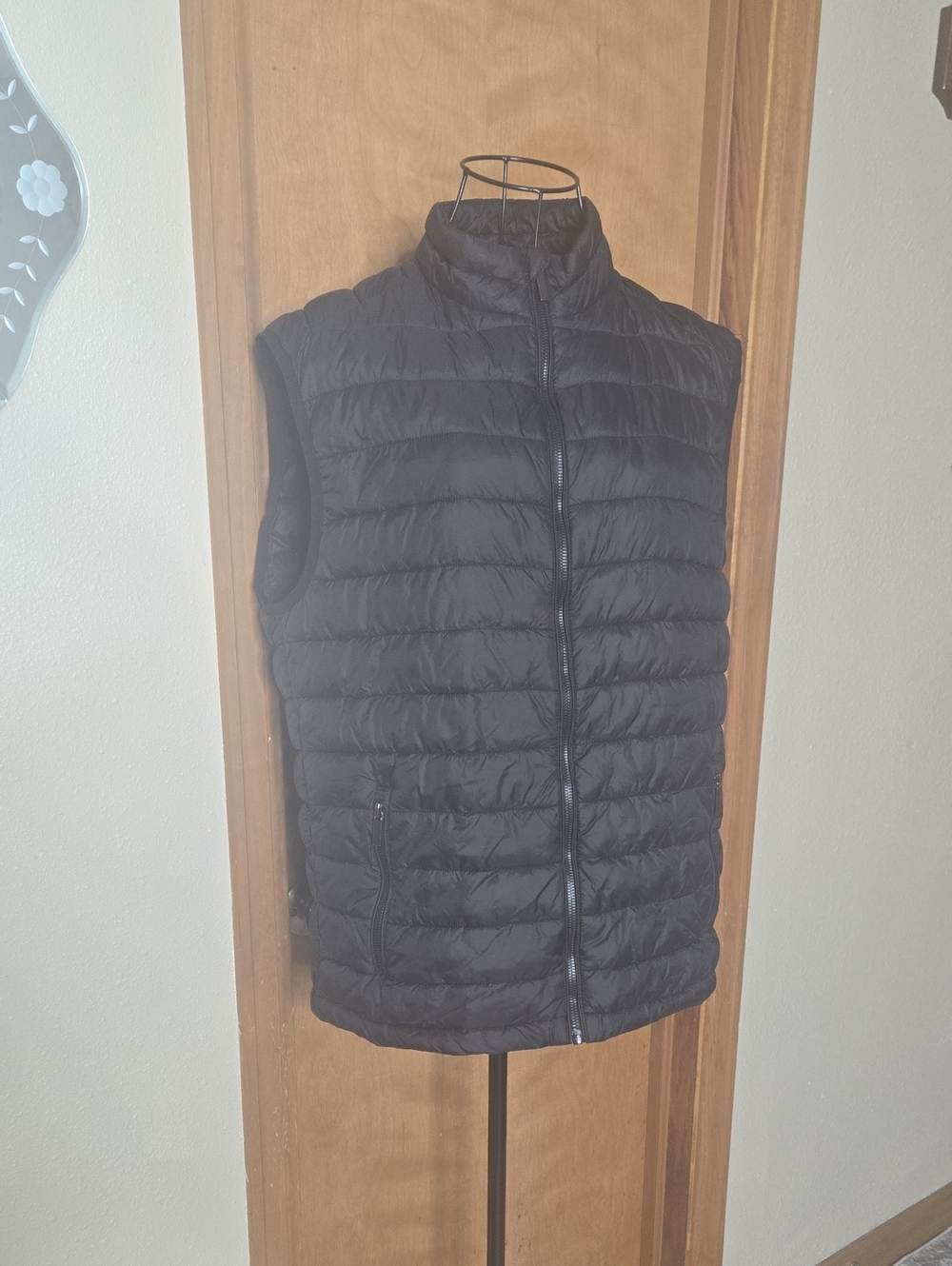Kenneth Cole Awareness Men's Black Quilted Lightweight Puffer Vest M